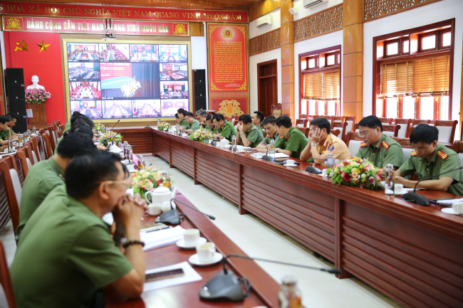 Giao ban công tác đảng, công tác chính trị Công an nhân dân 6 tháng đầu năm
