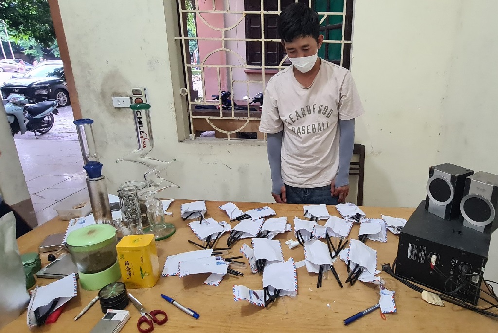 Lê Duy Minh và số dụng cụ đối tượng sản xuất, mua bán để các đối tượng nghiện sử dụng ma túy