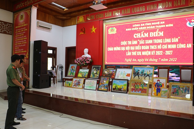 Rất nhiều tác phẩm tham gia được gửi về Ban tổ chức