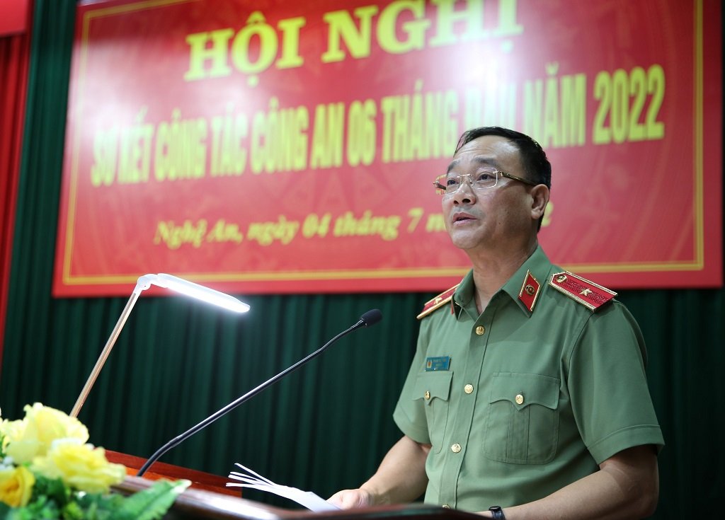Đồng chí Thiếu tướng Phạm Thế Tùng, Ủy viên Ban Thường vụ Tỉnh ủy, Bí thư Đảng ủy, Giám đốc Công an tỉnh phát biểu tại Hội nghị