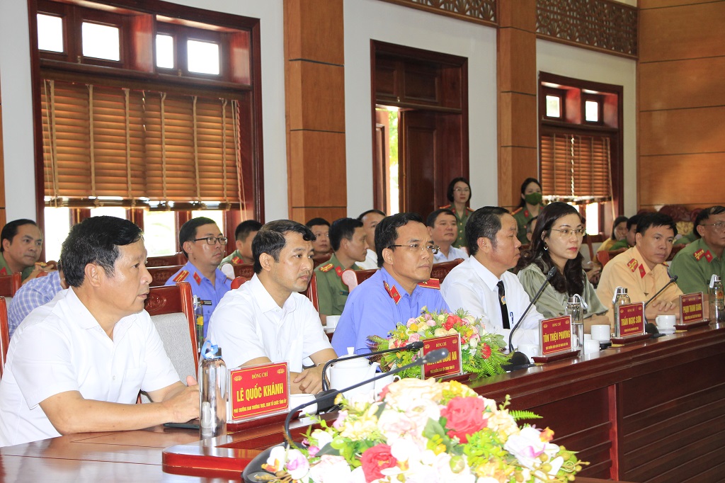 Các đại biểu tham dự buổi lễ