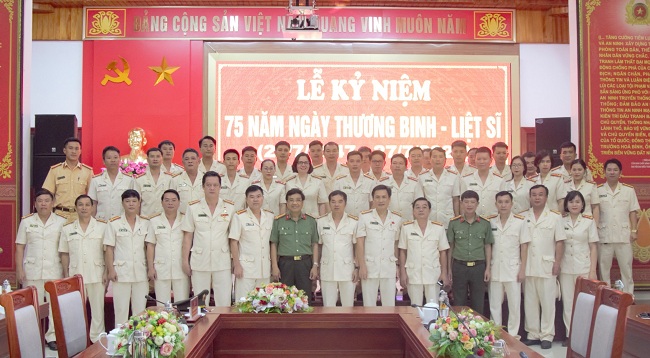 Chụp ảnh lưu niệm