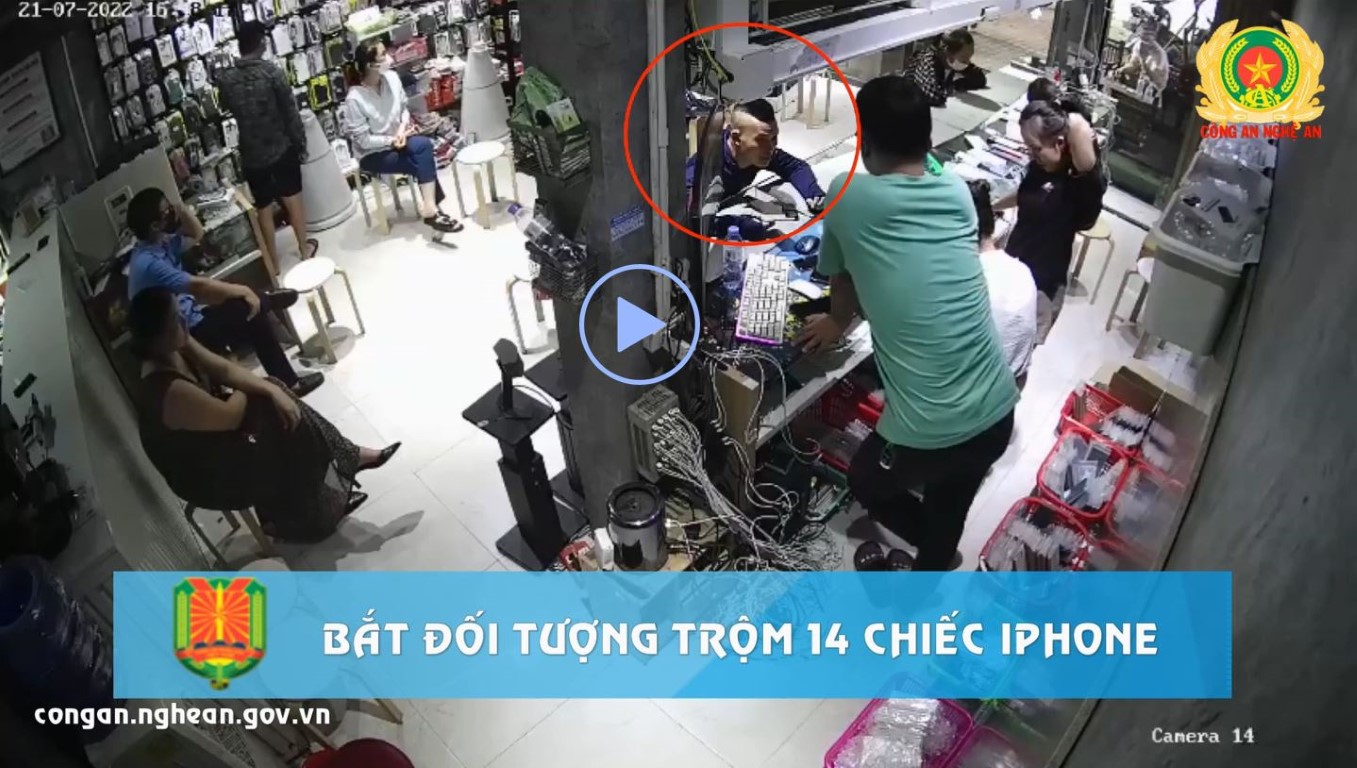 Bắt kẻ 2 lần vào cửa hàng trộm 14 chiếc iPhone