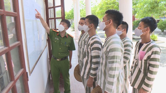 Phổ biến những quy định về công tác đặc xá năm 2022 đến toàn thể phạm nhân