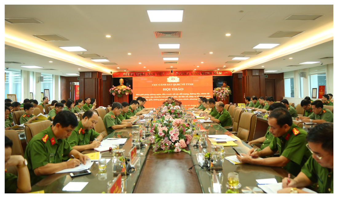 Hội thảo bàn giải pháp phòng ngừa, đấu tranh với tội phạm mua bán, vận chuyển trái phép vũ khí, vật liệu nổ, công cụ hỗ trợ và pháo