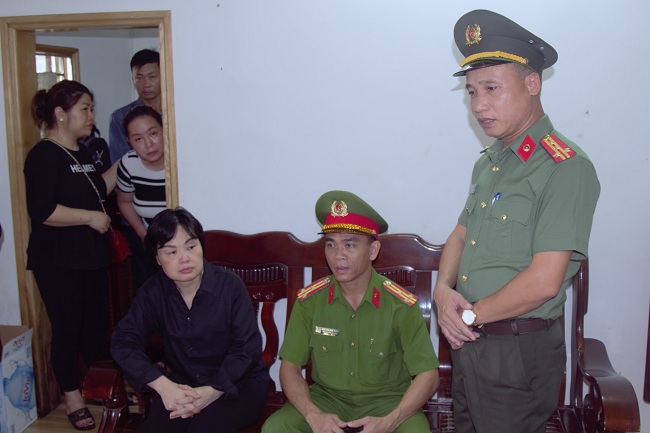 Thăm, chia buồn và trao quà hỗ trợ gia đình Hạ sĩ Nguyễn Đình Phúc