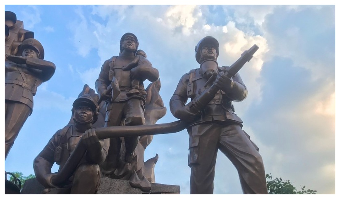Phía sau những hy sinh