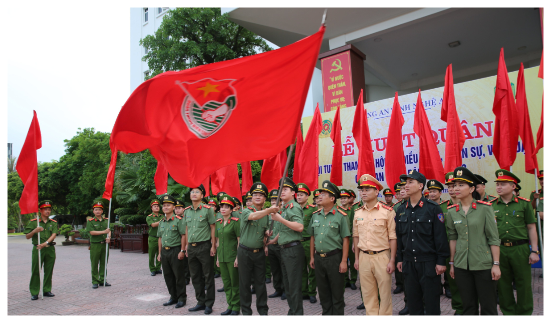 Tuổi trẻ Công an Nghệ An bản lĩnh, nhân văn, xung kích, sáng tạo, tình nguyện, lập công, vì nước quên thân, vì dân phục vụ