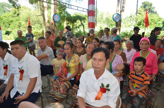 Đông đảo người dân bản Mường Ham tham gia Ngày hội