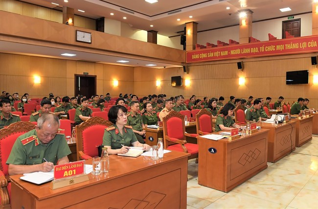 Các đại biểu tại điểm cầu Bộ Công an