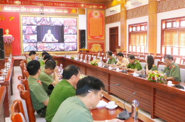 Tại điểm cầu Công an Nghệ An