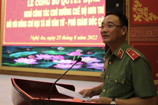 Đồng chí Đại tá Hồ Văn Tứ đã gửi lời cảm ơn chân thành đến Đảng ủy, Ban Giám đốc Công an tỉnh, lãnh đạo, cán bộ chiến sĩ các đơn vị Công an trong tỉnh đã tin tưởng, quan tâm, giúp đỡ, ủng hộ và tạo điều kiện để đồng chí hoàn thành tốt nhiệm vụ được giao