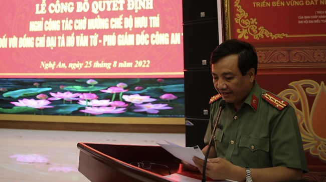 Đồng chí Đại tá Hồ Văn Tứ đã gửi lời cảm ơn chân thành đến Đảng ủy, Ban Giám đốc Công an tỉnh, lãnh đạo, cán bộ chiến sĩ các đơn vị Công an trong tỉnh đã tin tưởng, quan tâm, giúp đỡ, ủng hộ và tạo điều kiện để đồng chí hoàn thành tốt nhiệm vụ được giao