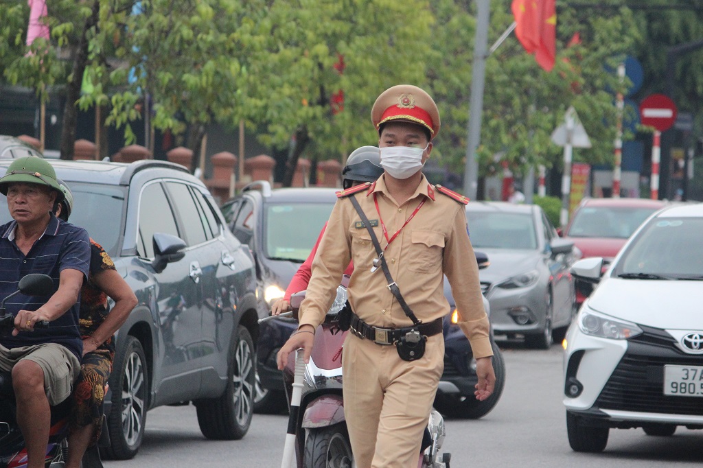 Việc chủ động xây dựng, triển khai kế hoạch với sự phối hợp nhịp nhàng của các cơ quan, đoàn thể với Đội Cảnh sát giao thông Công an thành phố Vinh và lực lượng Công an phường đã tạo được sự thông thoáng, tránh ùn tắc tại khu vực cổng trường