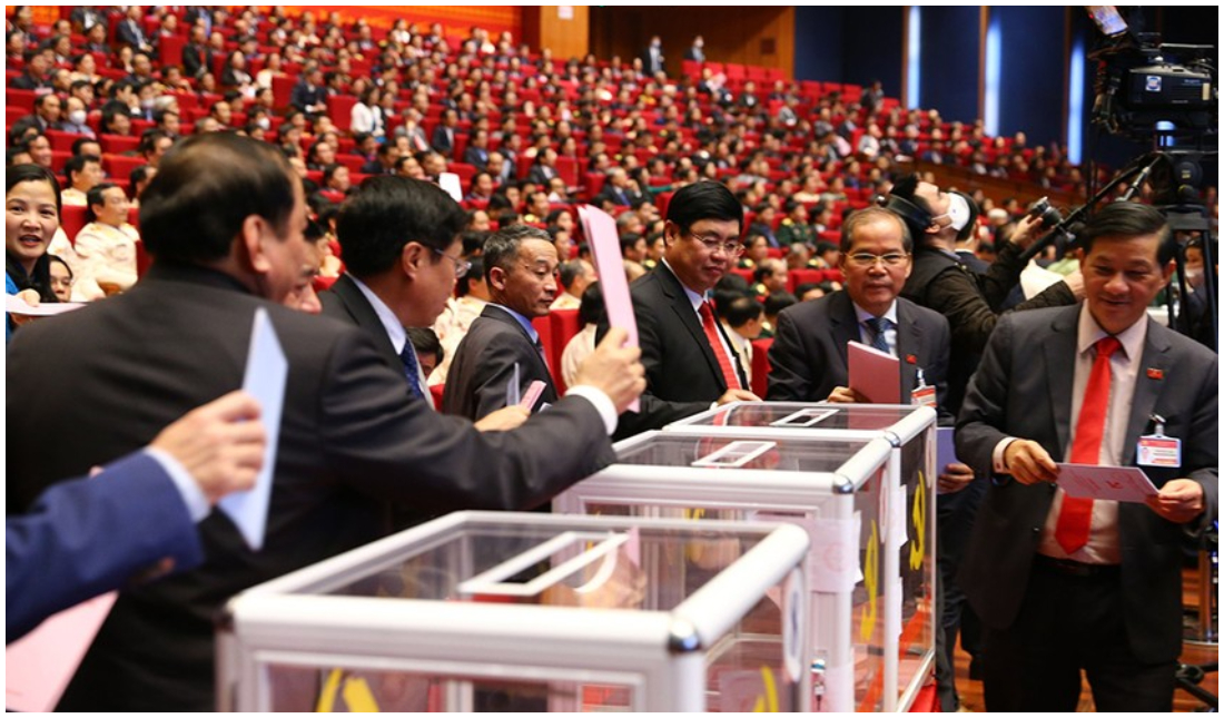 Quy định mới của Bộ Chính trị về phân cấp quản lý cán bộ và bổ nhiệm, giới thiệu cán bộ ứng cử
