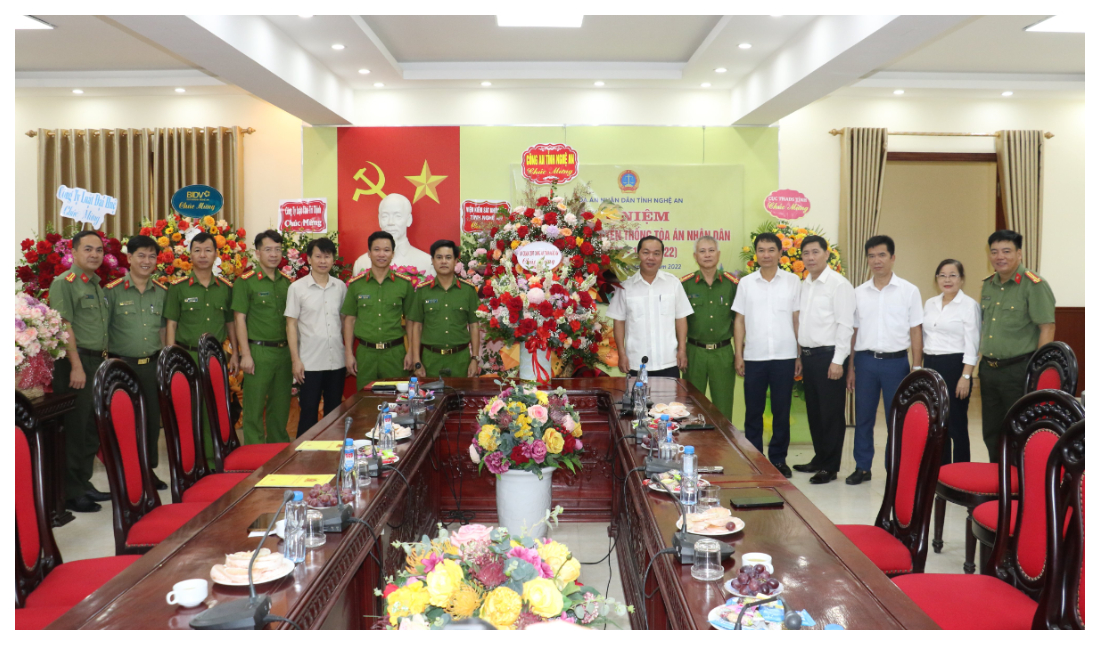 Chúc mừng Ngày truyền thống ngành Toà án