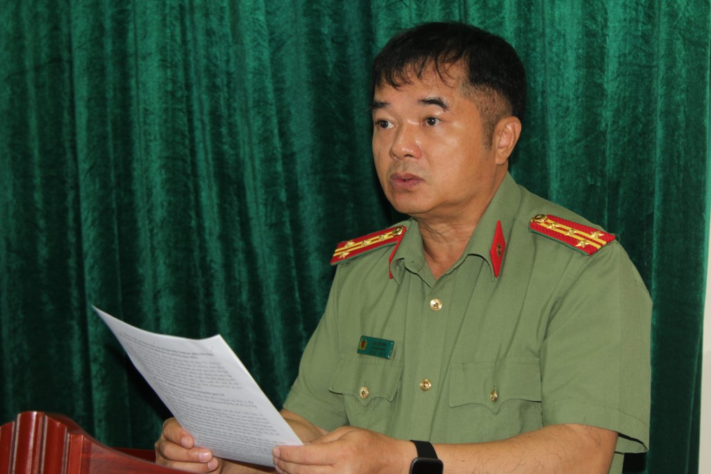 Trưởng phòng Xây dựng phong trào toàn dân bảo vệ ANTQ báo cáo tình hình, kết quả công tác 9 tháng đầu năm 2022