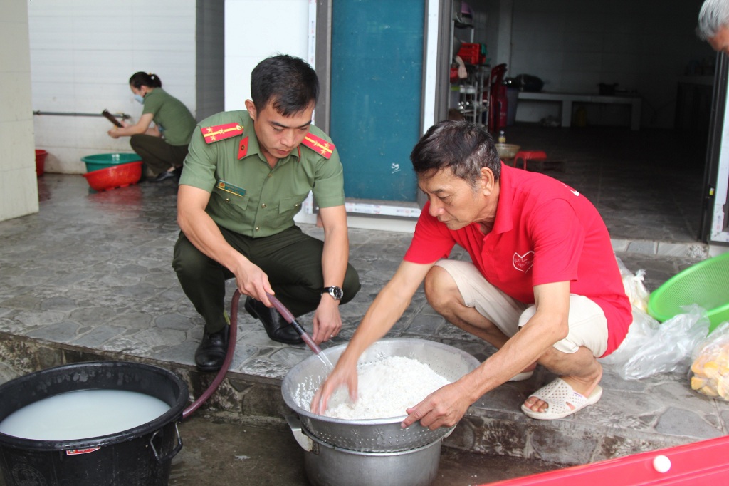 Nguyên liệu chuẩn bị để nấu cháo được chọn lựa kỹ càng