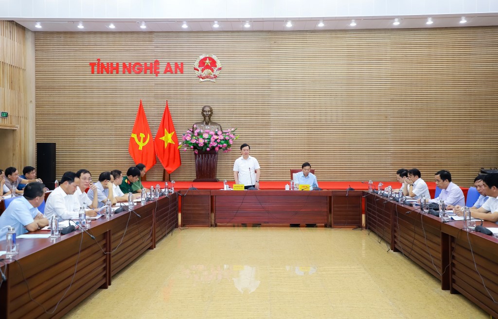 Đồng chí Nguyễn Đức Trung - Phó Bí thư Tỉnh uỷ, Chủ tịch UBND tỉnh chủ trì Hội nghị giao ban toàn tỉnh về công tác giải ngân vốn đầu tư công năm 2022