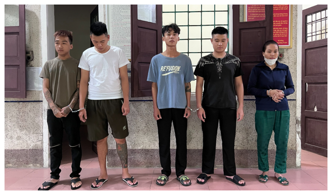Bắt giữ nhóm đối tượng nhận tiền để 