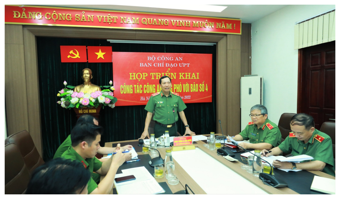 Phát huy vai trò xung kích, tuyến đầu của lực lượng Công an nhân dân trong công tác ứng phó với cơn bão số 4