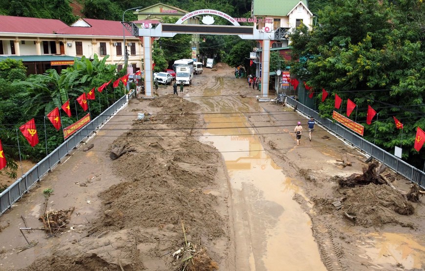 Do hoàn lưu cơn bão số 4, trên địa bàn toàn huyện Kỳ Sơn có mưa to. Khoảng 1h ngày 02/10/2022, nước lũ từ thượng nguồn đổ về gây nhiều thiệt hại tại xã Tà Cạ và thị trấn Mường Xén, huyện Kỳ Sơn