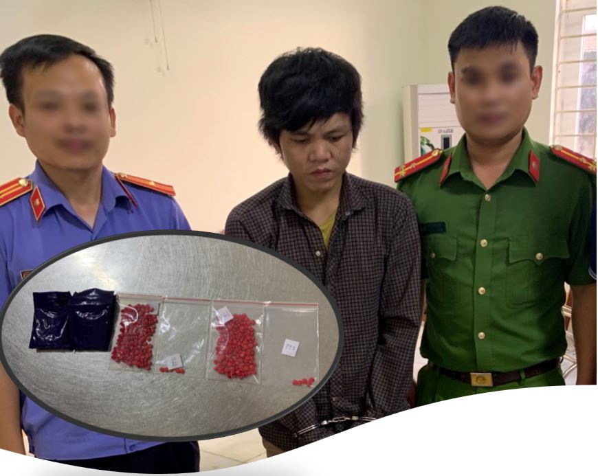 Bắt đối tượng tàng trữ 378 viên hồng phiến