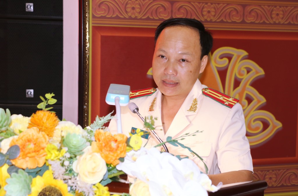 Đồng chí Thượng tá Phạm Anh Tuấn, Giám thị Trại tạm giam Công an tỉnh phát biểu, nhận nhiệm vụ trên cương vị công tác mới