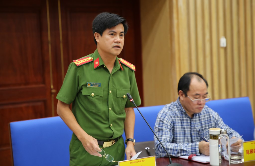 Đồng chí Đại tá Nguyễn Đức Hải, Phó Giám đốc Công an tỉnh, Thủ trưởng Cơ quan Cảnh sát điều tra đã trình bày báo cáo về công tác phòng, chống tội phạm và vi phạm pháp luật năm 2022 và nhiệm vụ trọng tâm năm 2023