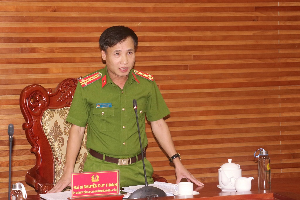 Đồng chí Đại tá Nguyễn Duy Thanh, Phó Giám đốc Công an tỉnh phát biểu tại Hội nghị