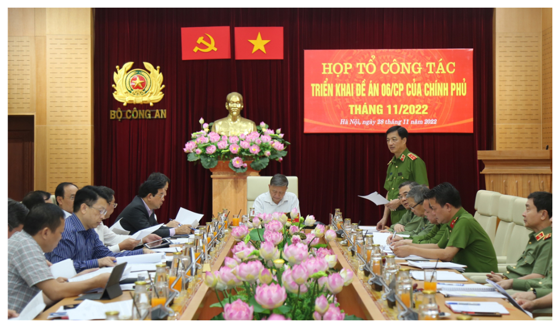 Họp Tổ công tác triển khai Đề án 06/CP tháng 11/2022