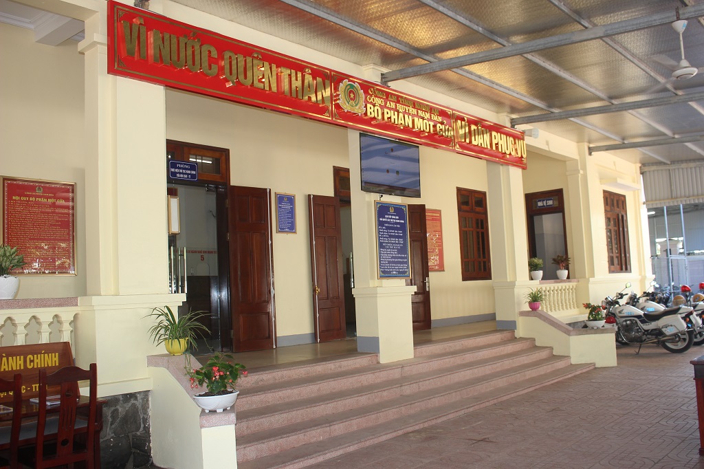 Bộ phận một cửa Công an cấp huyện kiểu mẫu tại Công an huyện Nam Đàn