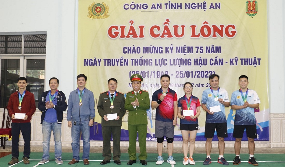 Bế mạc giải cầu lông nhân kỷ niệm 75 năm Ngày truyền thống lực lượng Hậu cần - Kỹ thuật