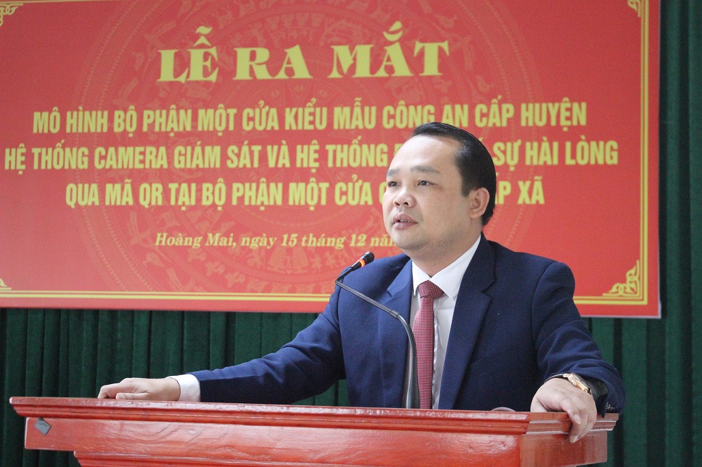 Đồng chí Phạm Văn Hào - Phó Chủ tịch UBND thị xã Hoàng Mai phát biểu tại buổi lễ