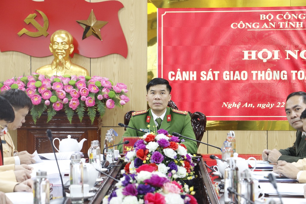 Tại điểm cầu Công an tỉnh Nghệ An, đồng chí Đại tá Cao Minh Huyền, Phó Giám đốc Công an tỉnh chủ trì Hội nghị