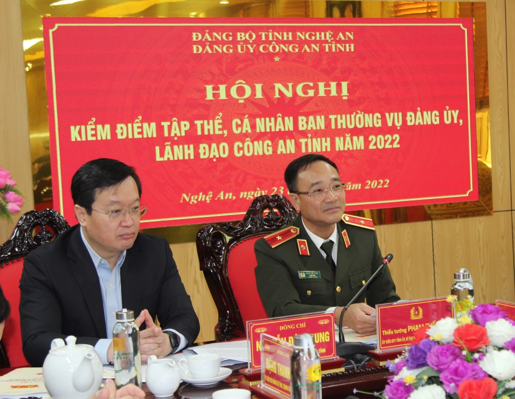 Đồng chí Nguyễn Đức Trung, Phó Bí thư Tỉnh uỷ, Chủ tịch UBND tỉnh Nghệ An; đồng chí Thiếu tướng Phạm Thế Tùng, Ủy viên BTV Tỉnh ủy, Bí thư Đảng uỷ, Giám đốc Công an tỉnh Nghệ An chủ trì Hội nghị