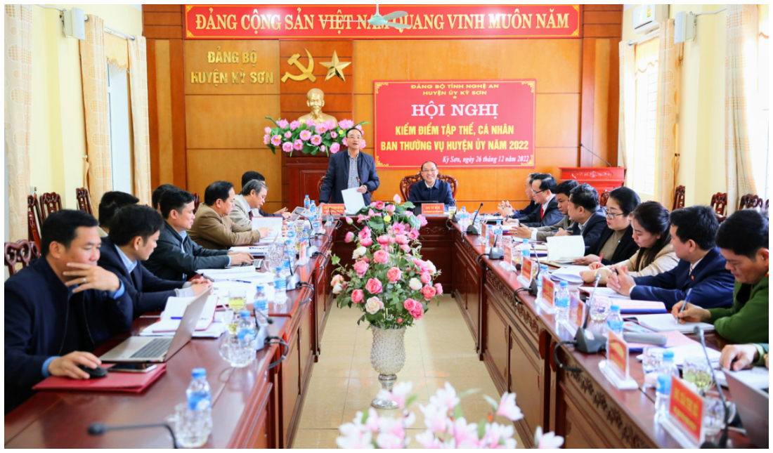Hội nghị kiểm điểm tập thể Ban Thường vụ Huyện ủy Kỳ Sơn năm 2022