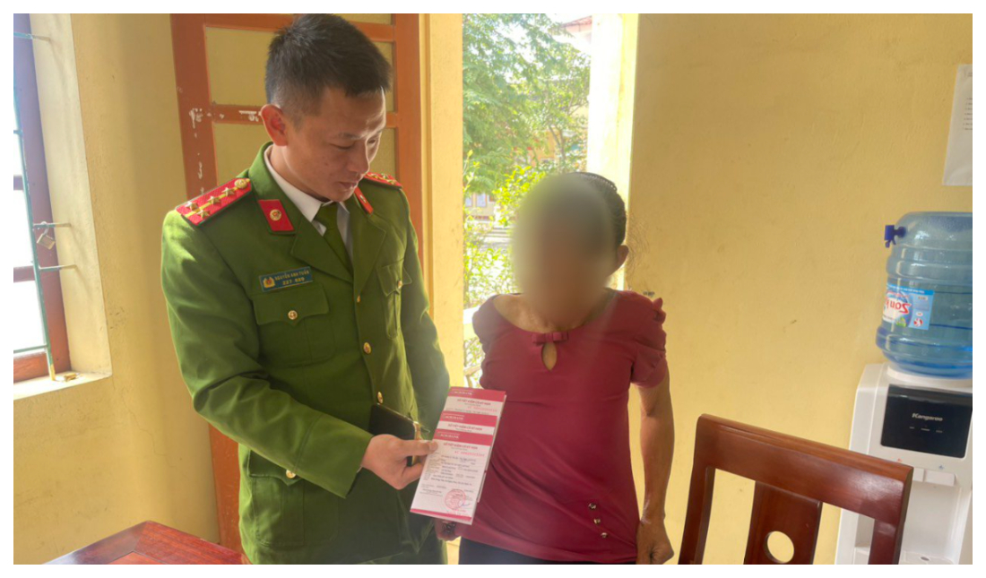 Công an xã kịp thời ngăn chặn công dân chuẩn bị chuyển hơn 570 triệu cho kẻ lừa đảo