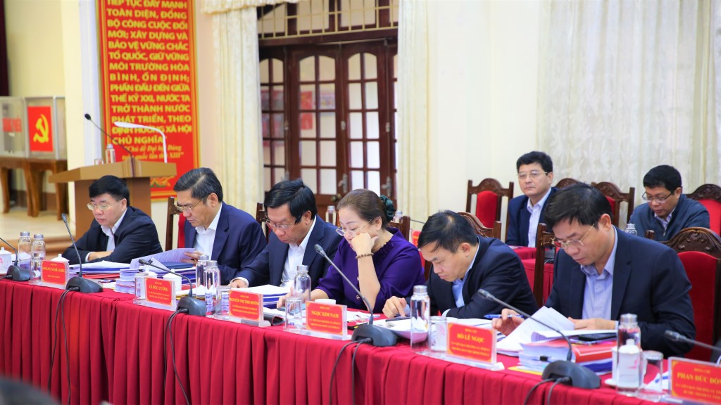 Các đồng chí Lãnh đạo tỉnh tại phiên họp
