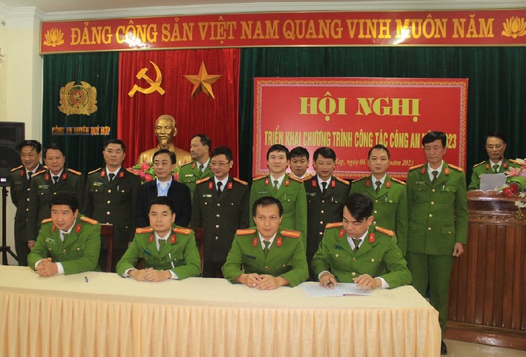 Ký cam kết thực hiện phong trào thi đua “Vì an ninh Tổ quốc” năm 2023