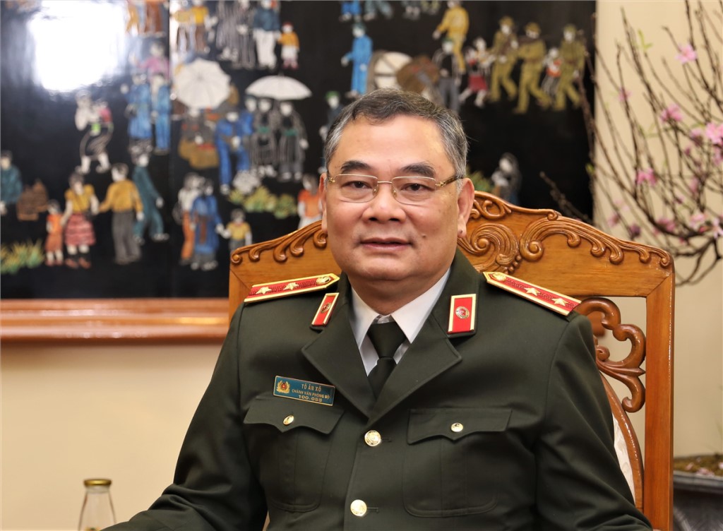 Trung tướng Tô Ân Xô, Chánh Văn phòng, Người phát ngôn Bộ Công an trả lời phỏng vấn báo chí.