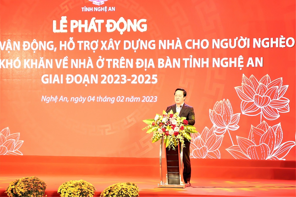 Đồng chí Nguyễn Đức Trung, Phó Bí thư Tỉnh ủy, Chủ tịch UBND tỉnh phát biểu tại chương trình