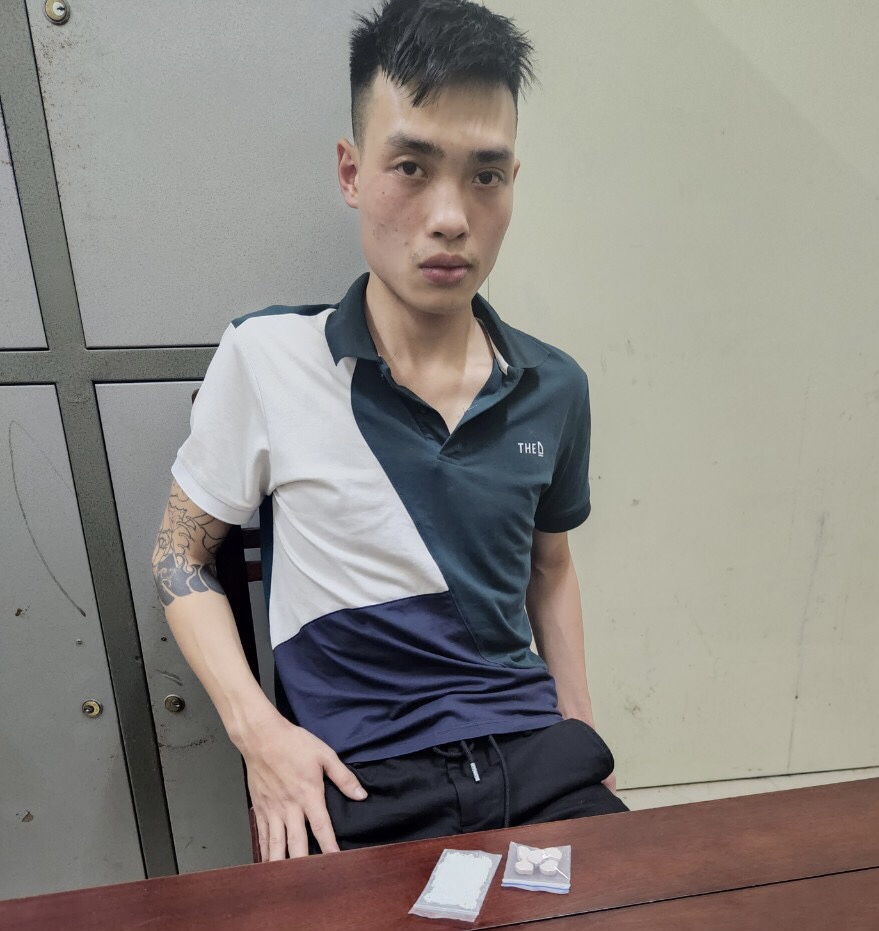 Bắt quả tang đối tượng tàng trữ ma tuý