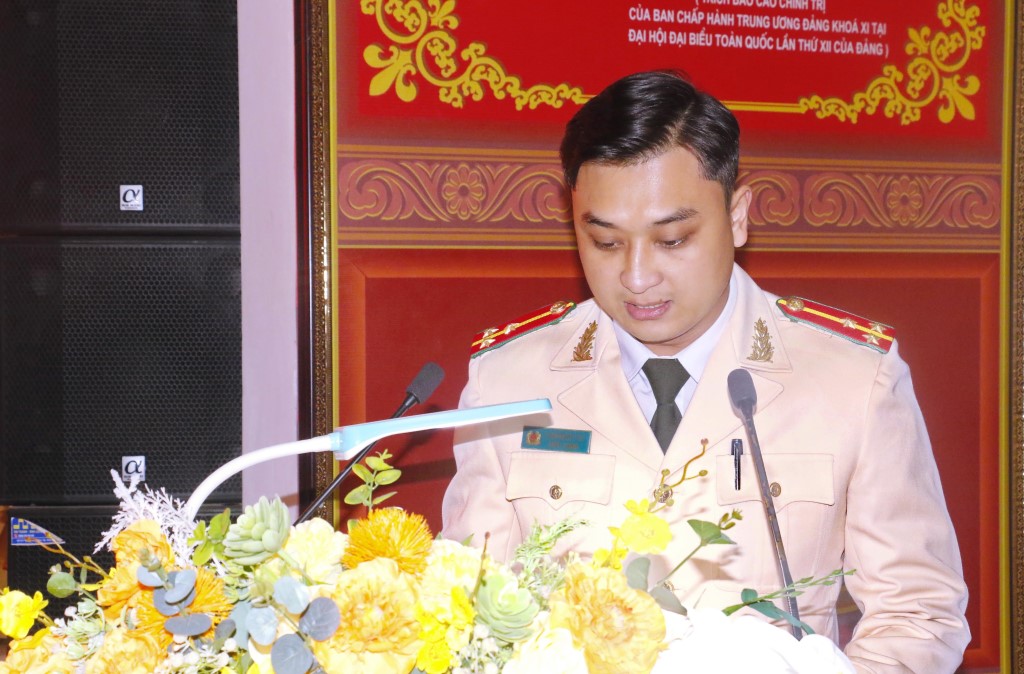 Đại diện thế hệ trẻ lực lượng An ninh nội địa phát biểu tại buổi tọa đàm