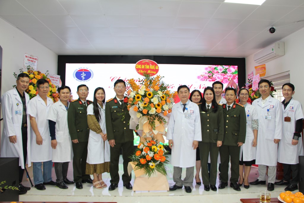 Lãnh đạo Công an tỉnh chúc mừng ngày Thầy thuốc Việt Nam 27/2