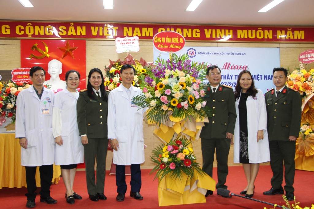 Chúc mừng Bệnh viện Y học cổ truyền