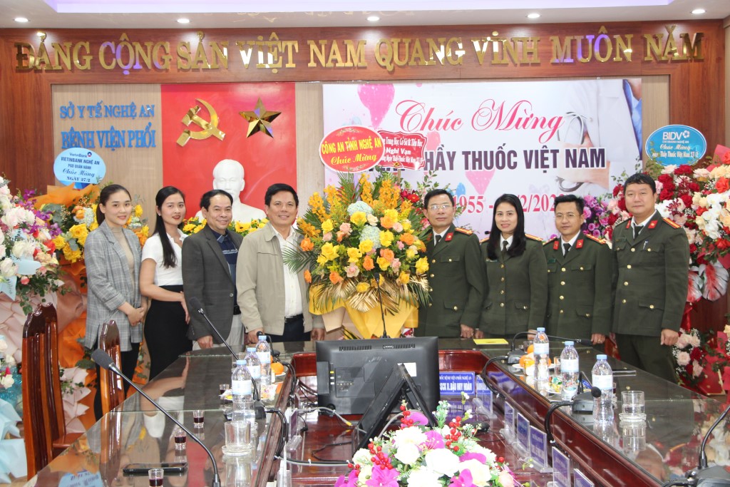 Chúc mừng Bệnh viện Phổi