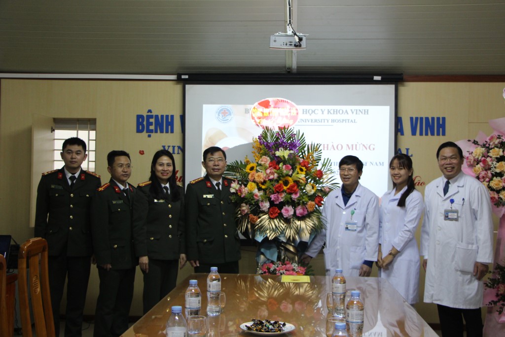 Chúc mừng Bệnh viện Trường Đại học y khoa Vinh