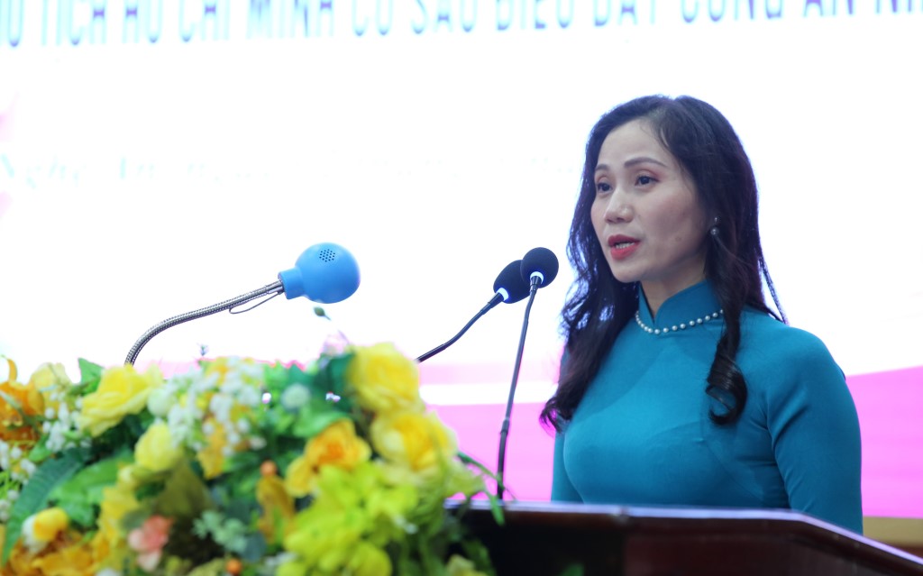 Đại diện Hội Phụ nữ Công an tỉnh phát biểu tại buổi lễ