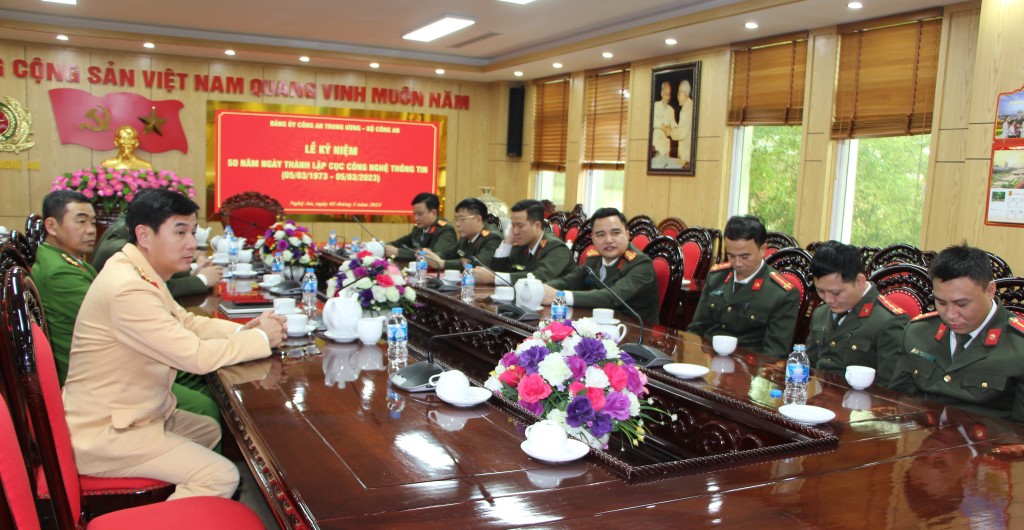 Đại diện một số phòng nghiệp vụ cùng toàn thể cán bộ, chiến sĩ Đội Công nghệ thông tin tham dự Hội nghị